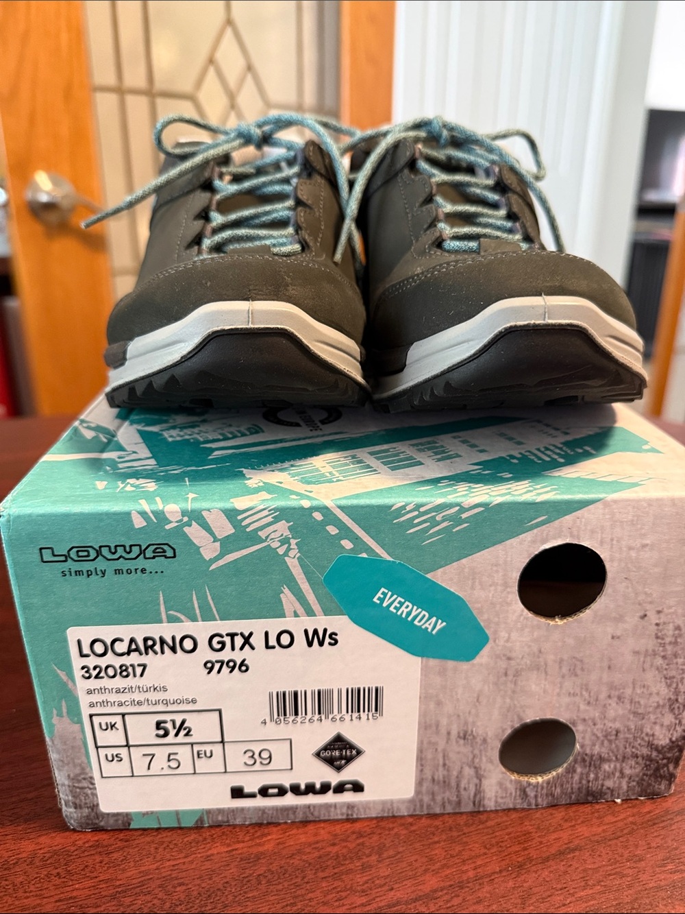 Lowa Women's Gore-Tex Hiking Shoes Brand New with tags Size 7.5